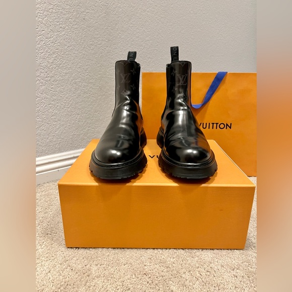 Louis Vuitton Chelsea boot 7 1/2 - Picture 3 of 11